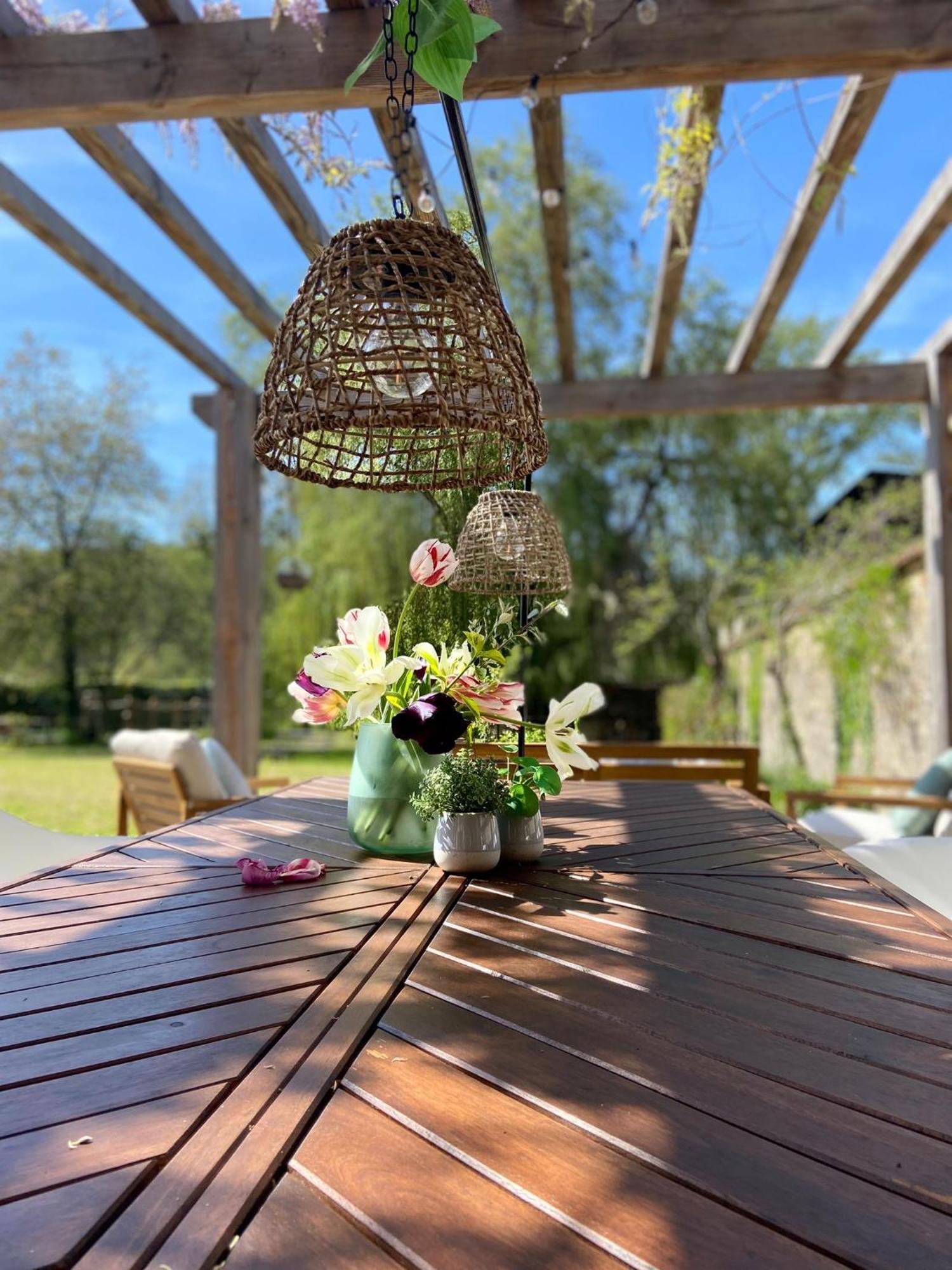 Pool House-L'Hirondelle De Sermizelles- Grand Jardin, Calme Et Nature Aux Portes Du Morvan Villa Esterno foto